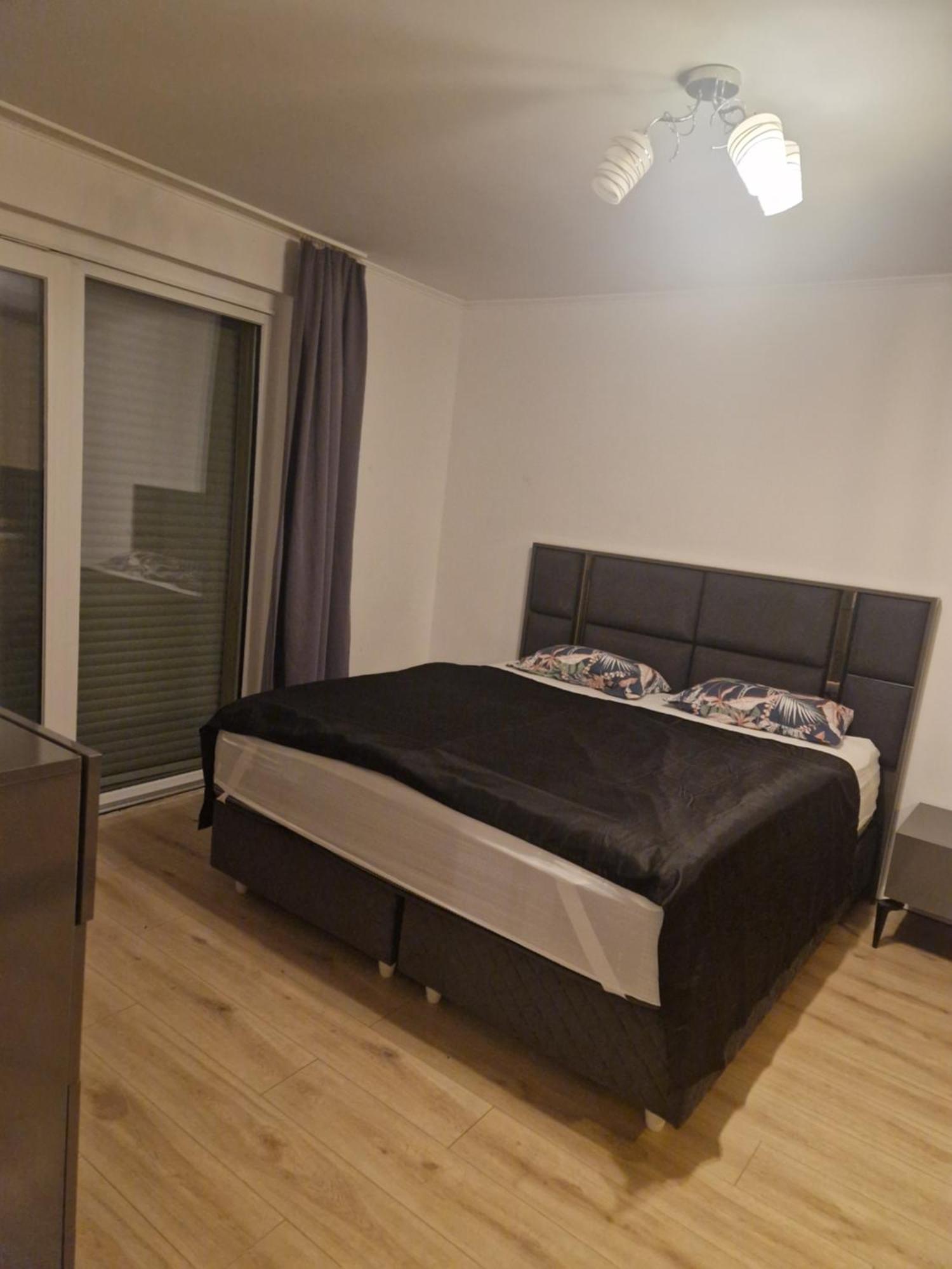 Apartment Big In Bochum
